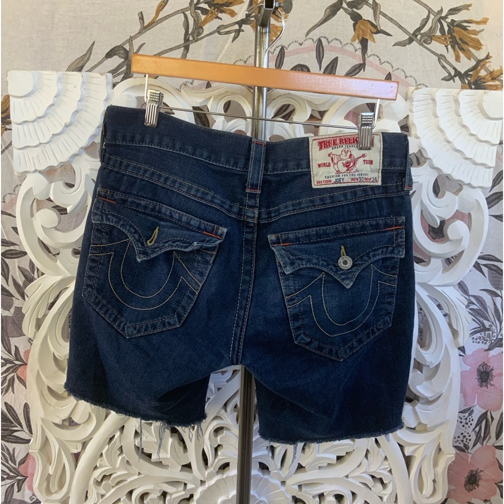 True Religion | Joey low rise stretch cut off shorts Size 30